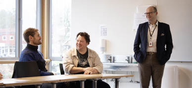 Nils Kristen Sandtrøen Og Tor Jacob Solberg På Skolebenken, Kalnes VGS November 2025 Kopi