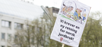 Aksjon plakat ny retning - Foto: Nora May Engeseth/NBS