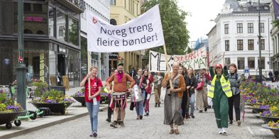 Aksjon Stortinget 16.06.21 marsj banner